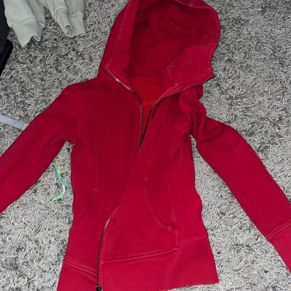 lululemon red scuba